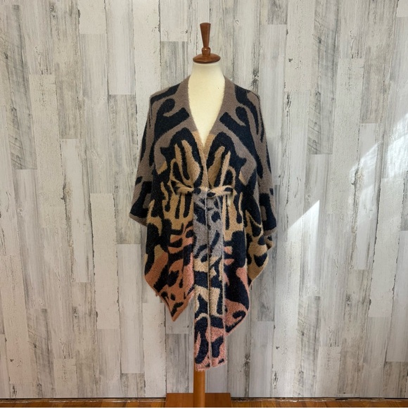 Coco + Carmen Ruana - Picture 2 of 7